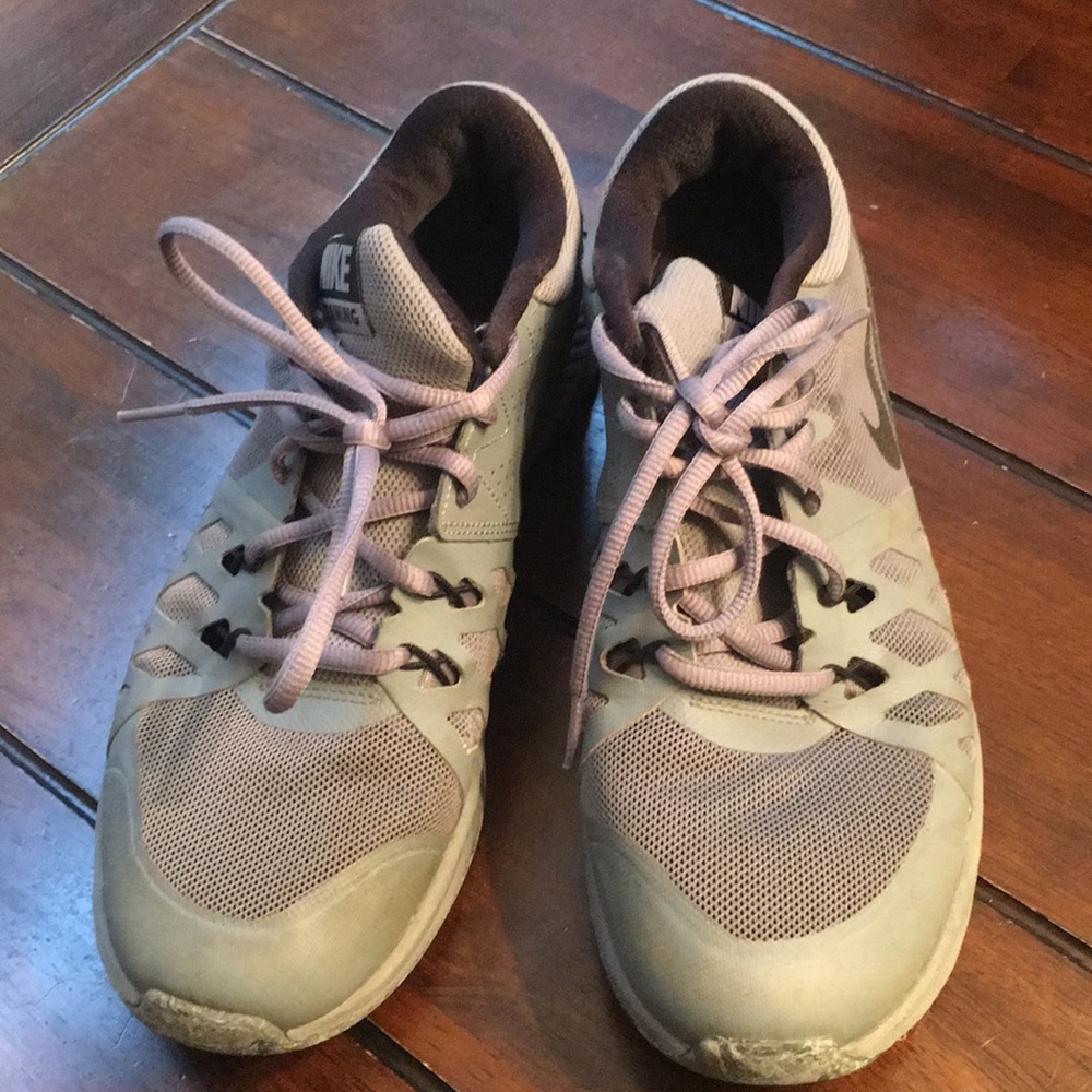 Men’s Nike training sneakers